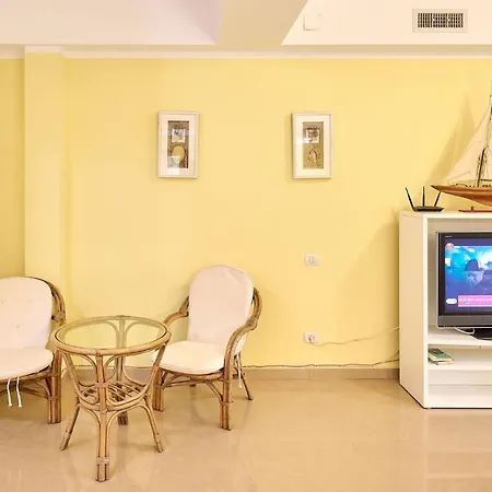 Water Lily Family - Free Parking Apartment Mamaia