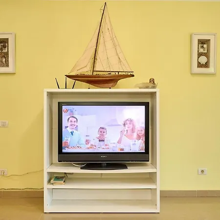 Water Lily Family - Free Parking Apartament